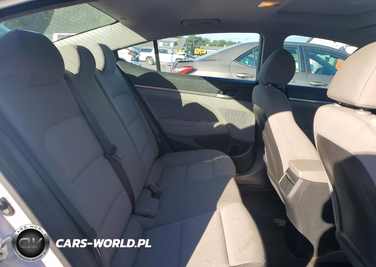 2019 Hyundai Elantra Value Edition VIN:KMHD84LF7KU887444 - 10