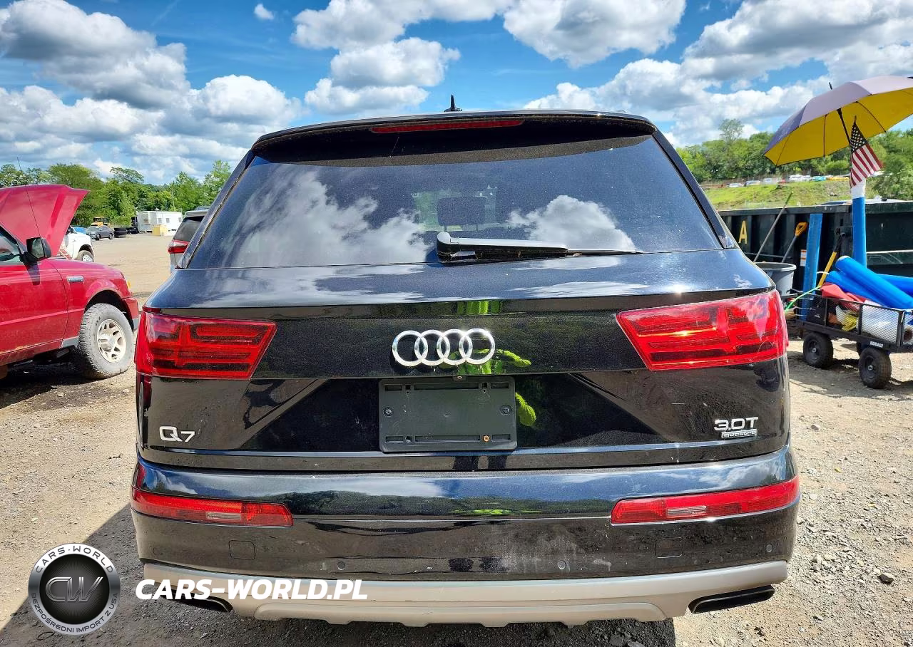 2017 Audi Q7 Premium Plus VIN:WA1LAAF70HD012989 - 6