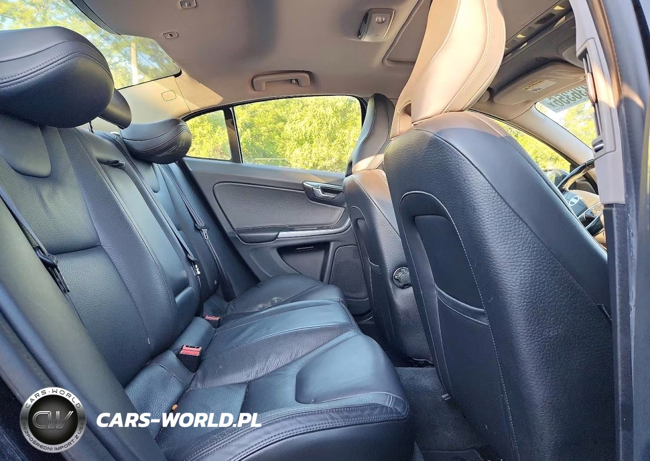 2013 Volvo S60 T5 VIN:YV1612FS3D1215121 - 10