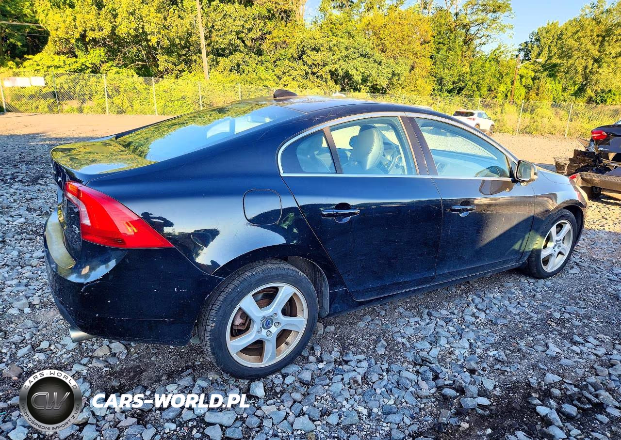 2013 Volvo S60 T5 VIN:YV1612FS3D1215121 - 3