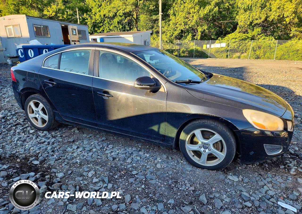2013 Volvo S60 T5 VIN:YV1612FS3D1215121 - 4
