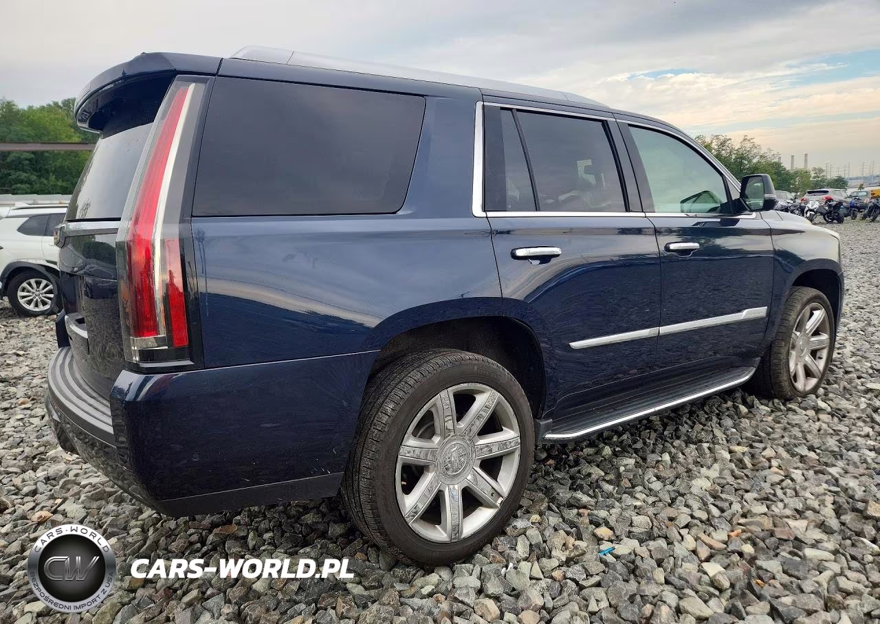 2018 Cadillac Escalade Luxury VIN:1GYS4BKJ8JR201120 - 3