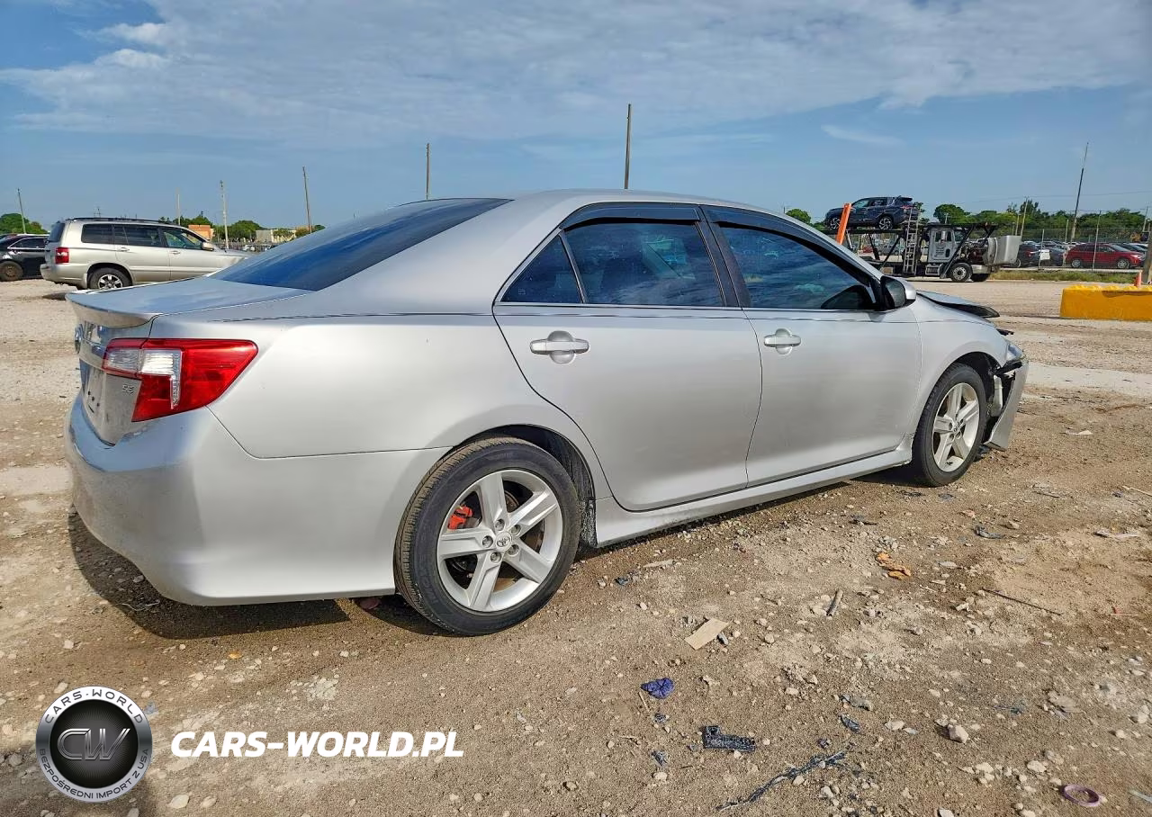2014 Toyota Camry Se VIN:4T1BF1FK0EU354411 - 3