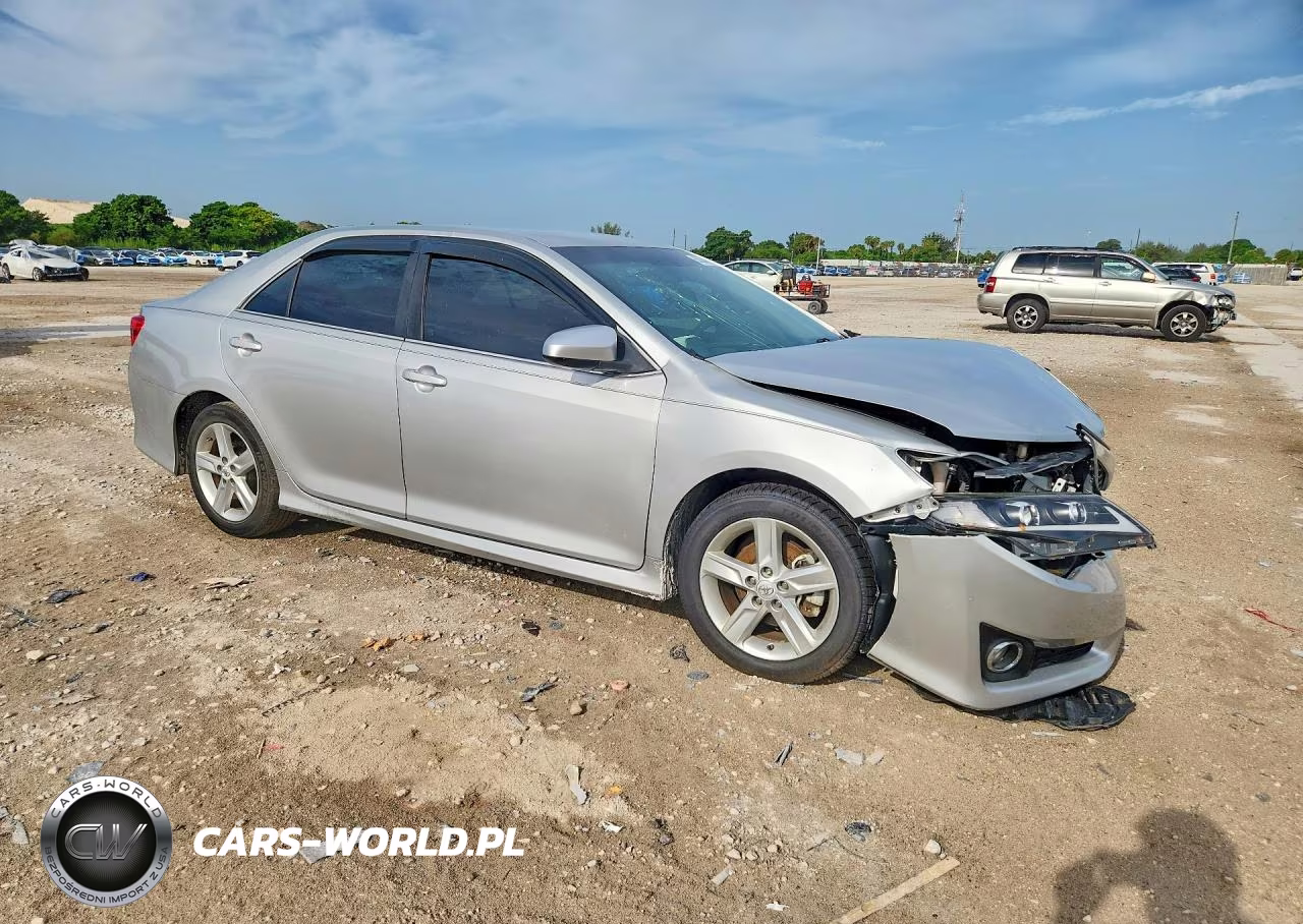 2014 Toyota Camry Se VIN:4T1BF1FK0EU354411 - 4