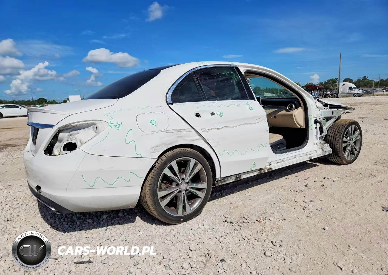 2015 Mercedes-Benz C 300 VIN:55SWF4JB6FU096290 - 3
