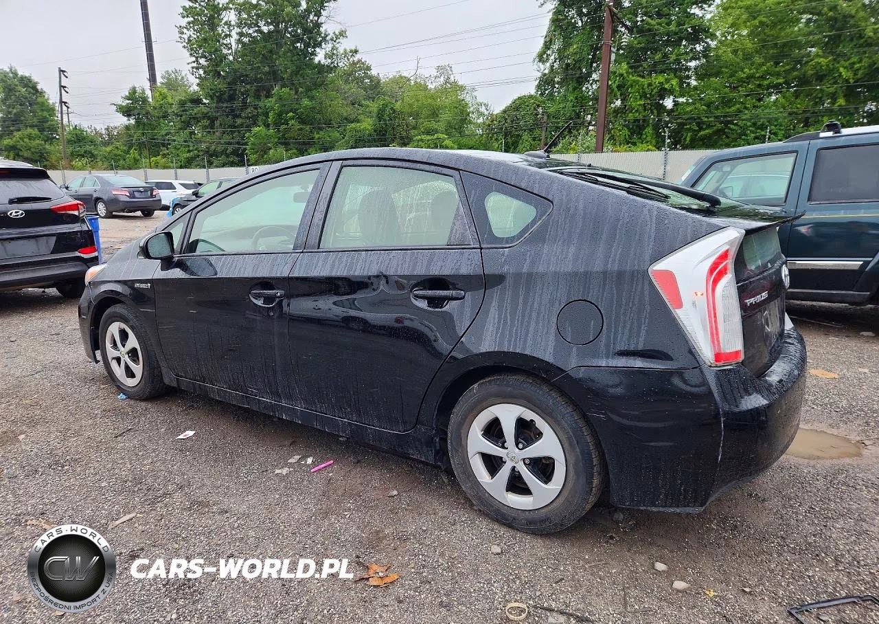 2015 Toyota Prius Three VIN:JTDKN3DU6F1917665 - 2