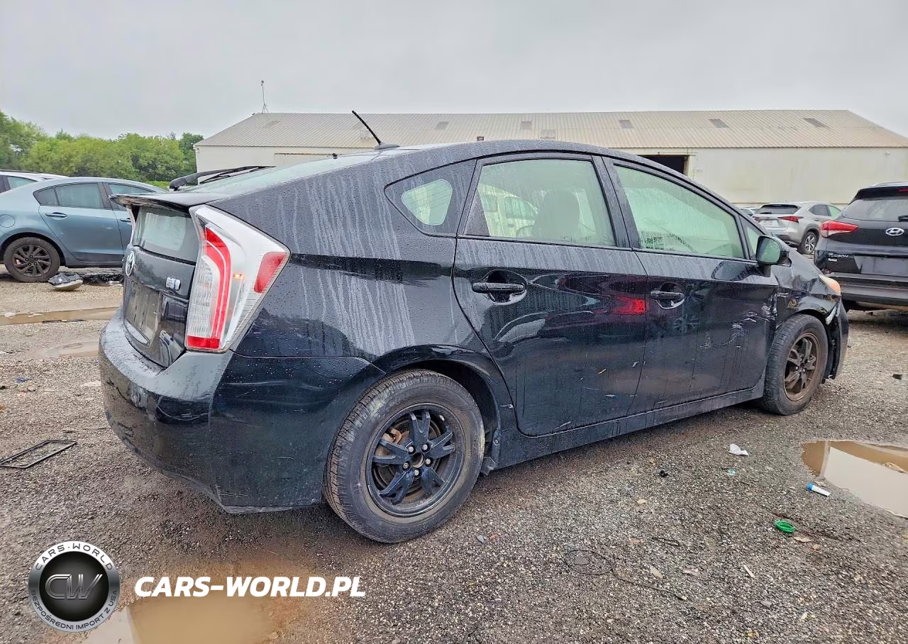 2015 Toyota Prius Three VIN:JTDKN3DU6F1917665 - 3