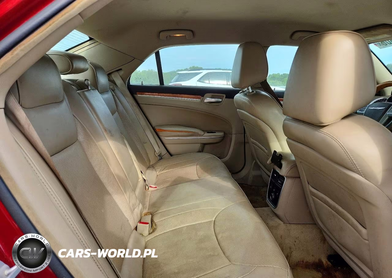 2014 Chrysler 300C VIN:2C3CCAEG2EH138775 - 10