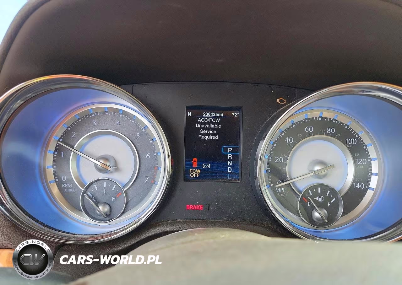2014 Chrysler 300C VIN:2C3CCAEG2EH138775 - 9