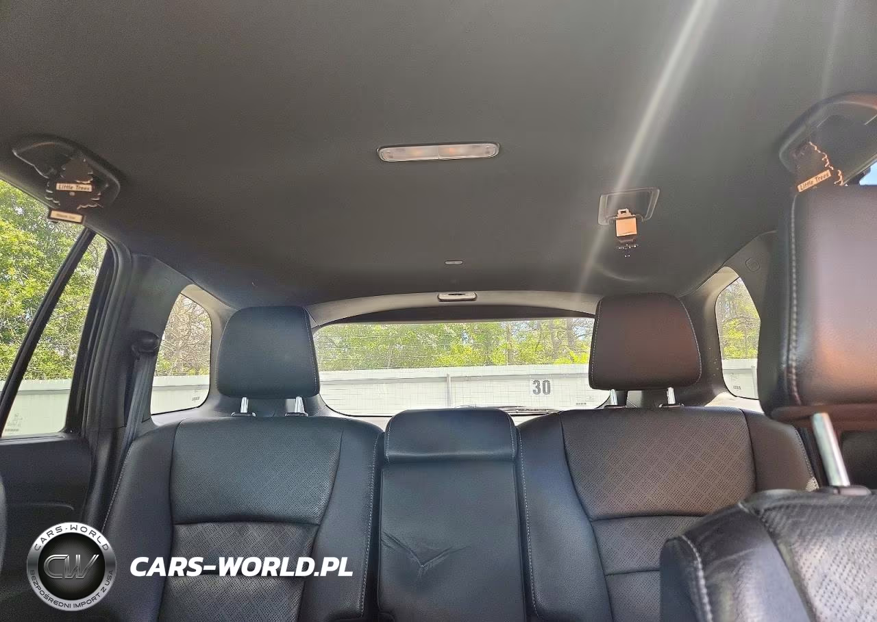 2019 Honda Passport Elite VIN:5FNYF8H06KB024179 - 10