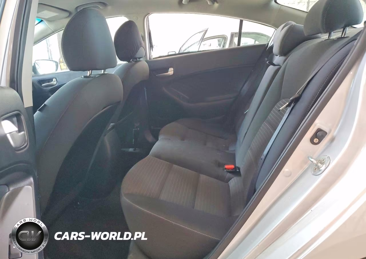 2017 Kia Forte Lx VIN:3KPFL4A7XHE063839 - 10