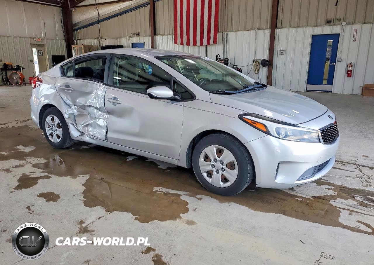 2017 Kia Forte Lx VIN:3KPFL4A7XHE063839 - 4