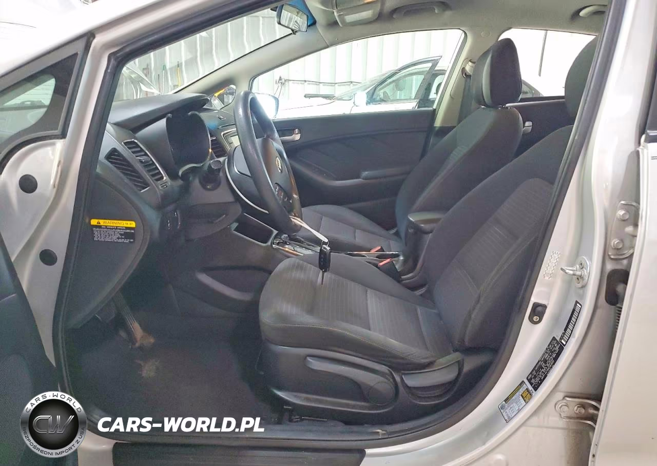 2017 Kia Forte Lx VIN:3KPFL4A7XHE063839 - 7
