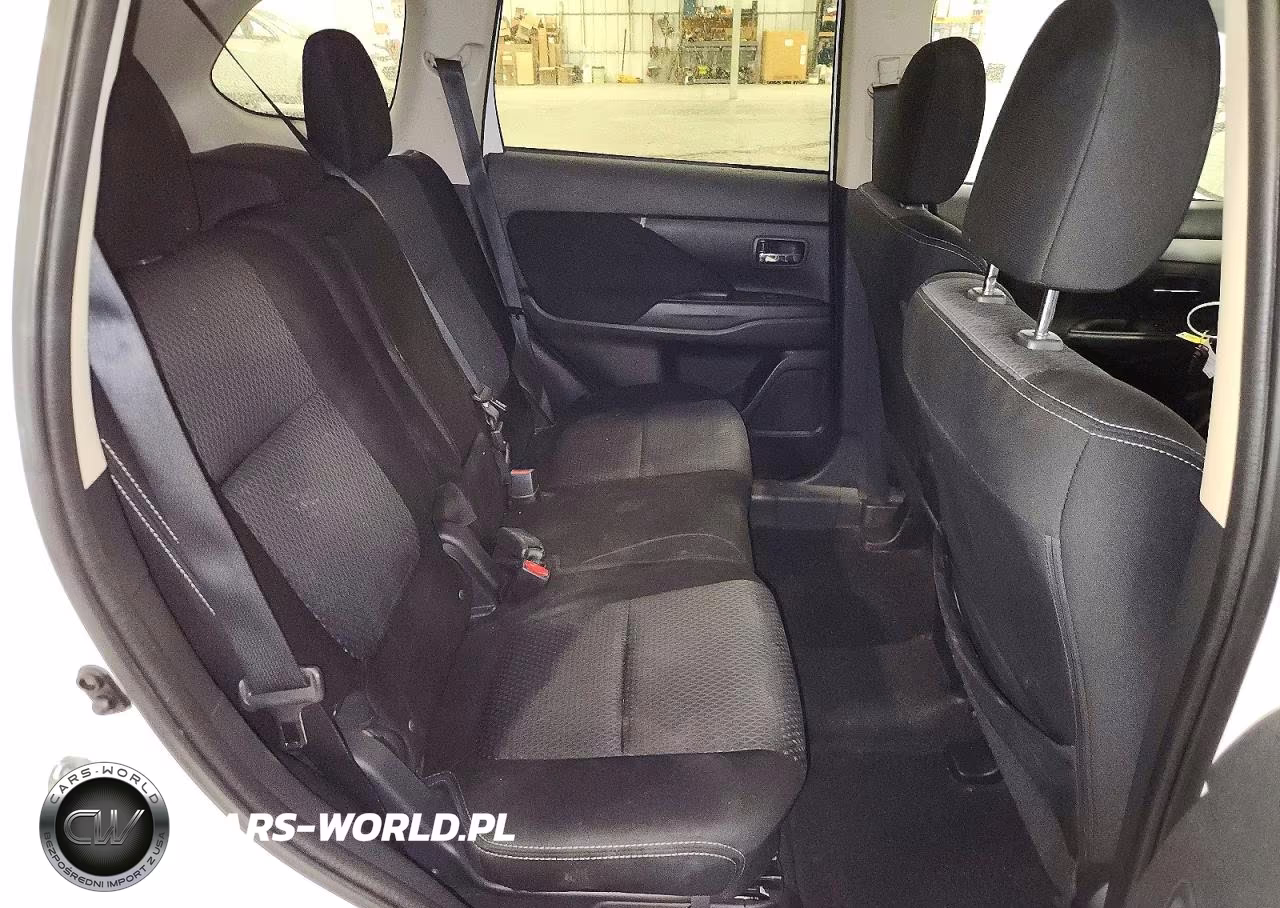 2018 Mitsubishi Outlander Se VIN:JA4AZ3A32JZ064388 - 11
