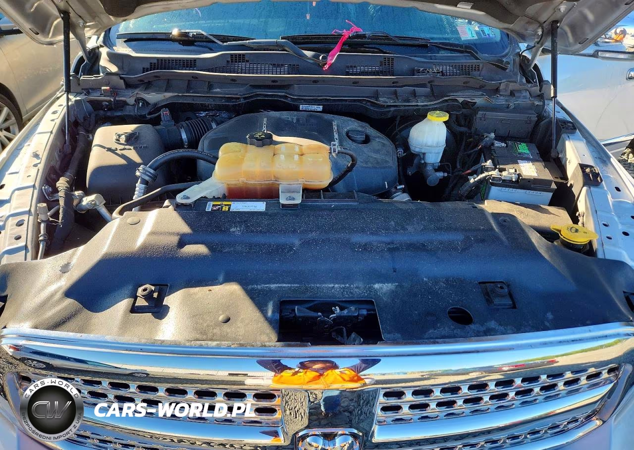 2018 Ram 1500 Laramie VIN:1C6RR7NM0JS278007 - 11