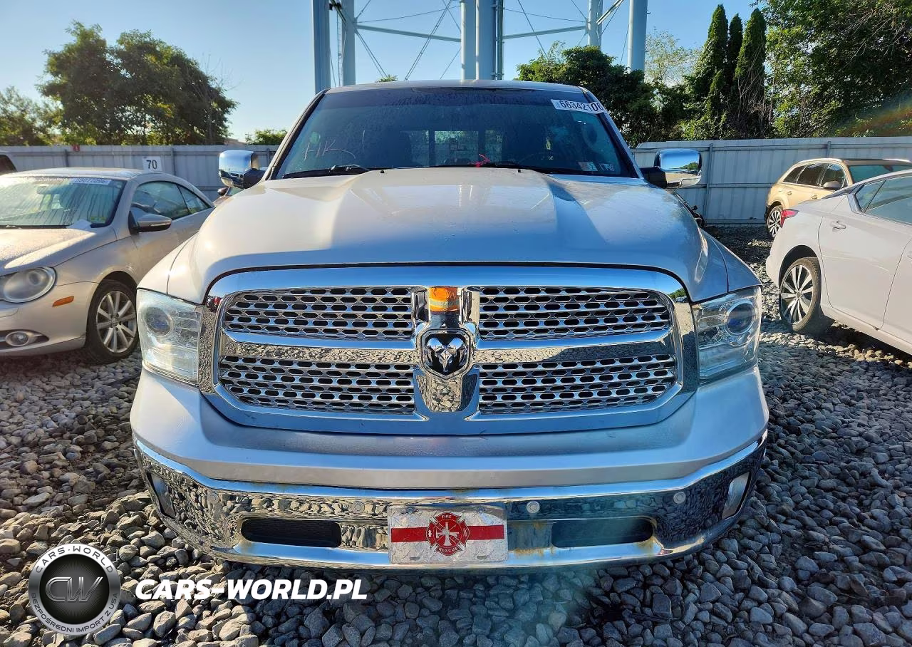 2018 Ram 1500 Laramie VIN:1C6RR7NM0JS278007 - 5