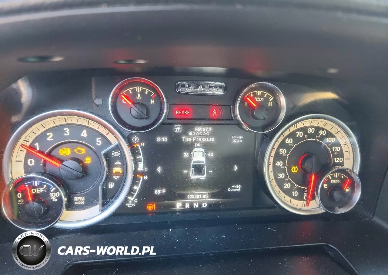 2018 Ram 1500 Laramie VIN:1C6RR7NM0JS278007 - 9