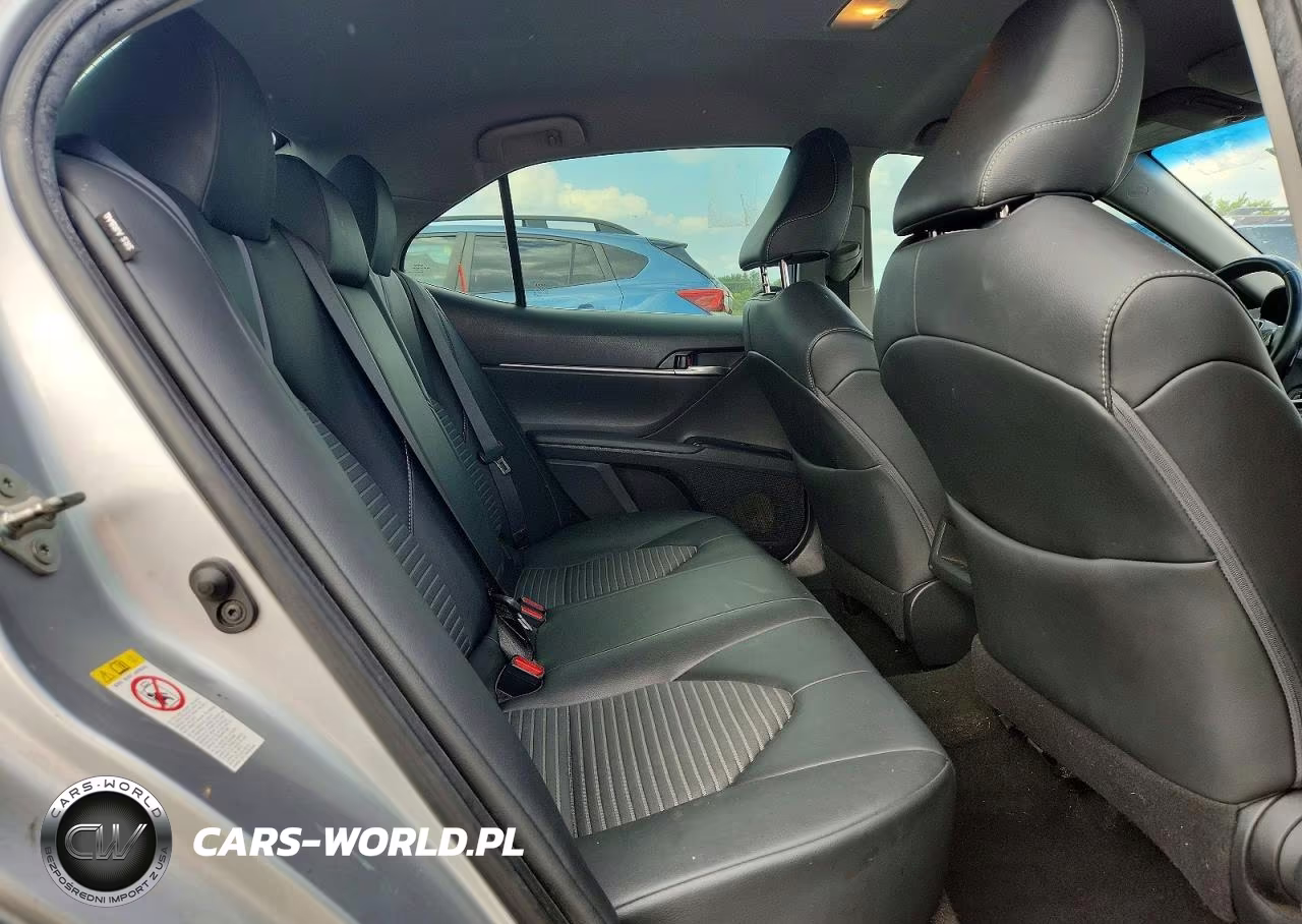 2018 Toyota Camry Se VIN:4T1B11HK8JU529915 - 10