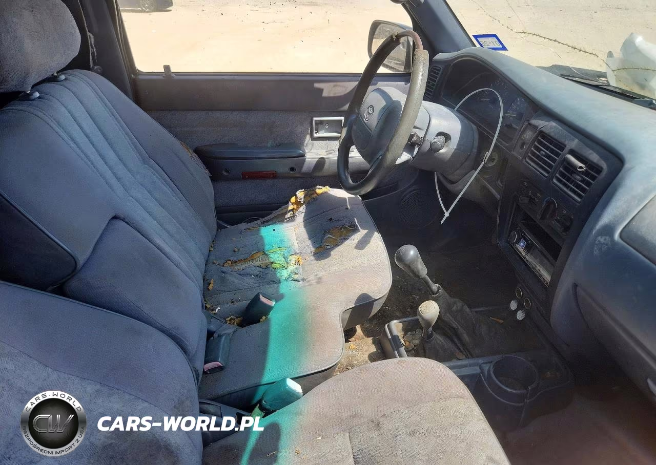 2000 Toyota Tacoma V6 VIN:4TAWN72N1YZ630058 - 8