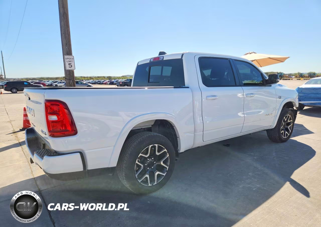 2026 Ram 1500 Laramie VIN:1C6SRFJT2TN266774 - 3