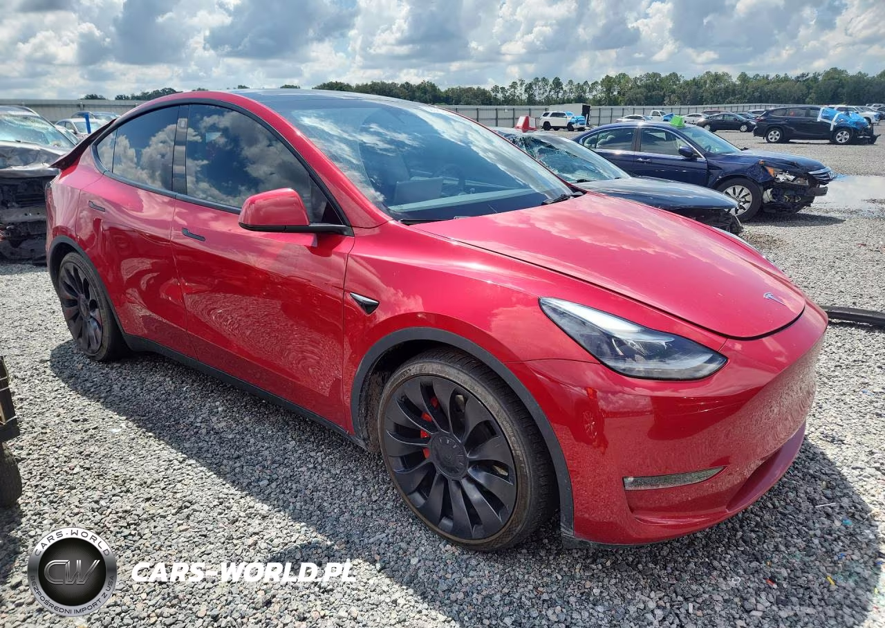 2023 Tesla Model Y VIN:7SAYGDEF0PF603905 - 4