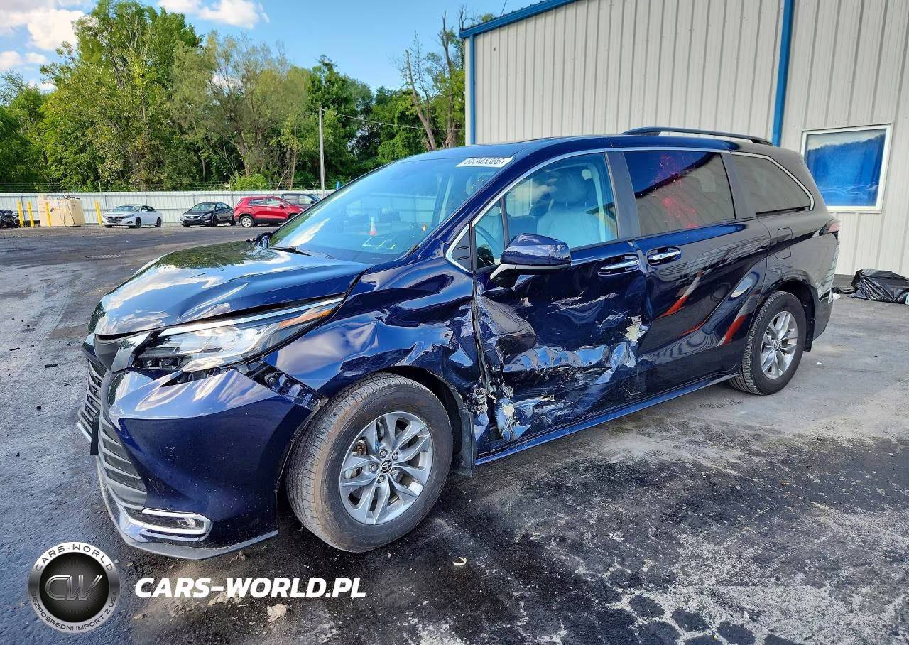 2022 Toyota Sienna Xle