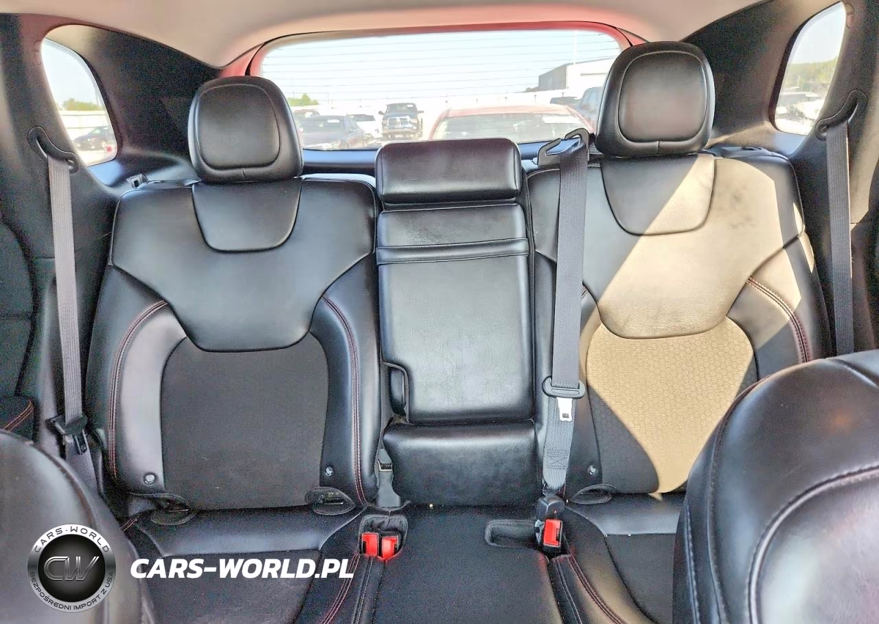 2019 Jeep Cherokee Trailhawk VIN:1C4PJMBX6KD185860 - 10