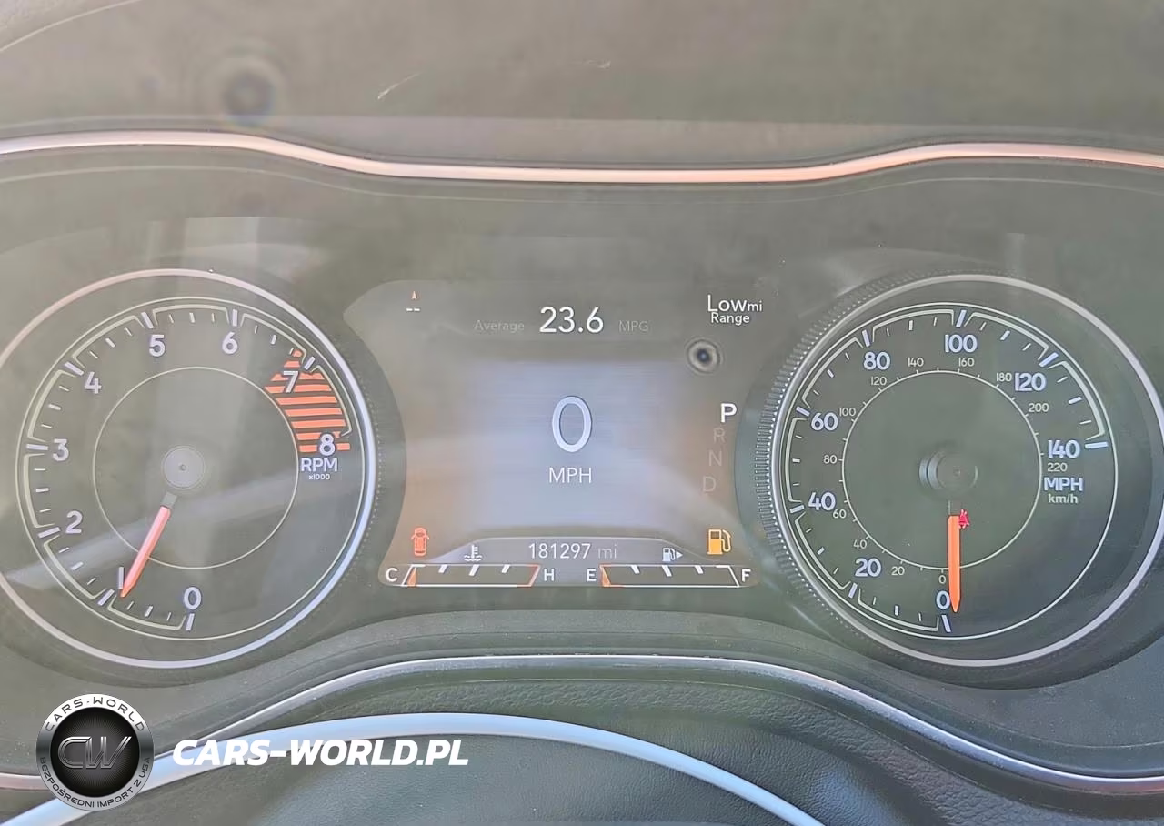 2019 Jeep Cherokee Trailhawk VIN:1C4PJMBX6KD185860 - 9