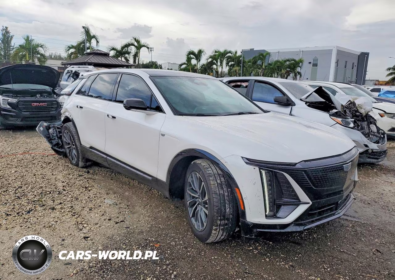 2025 Cadillac Lyriq Sport VIN:1GYKPURL7SZ308168 - 4