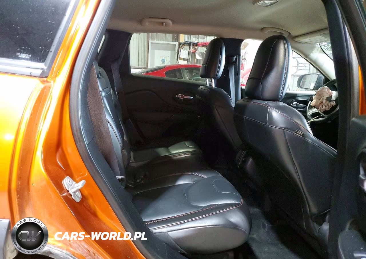 2015 Jeep Cheerokee Trailhawk VIN:1C4PJMBS1FW726604 - 11