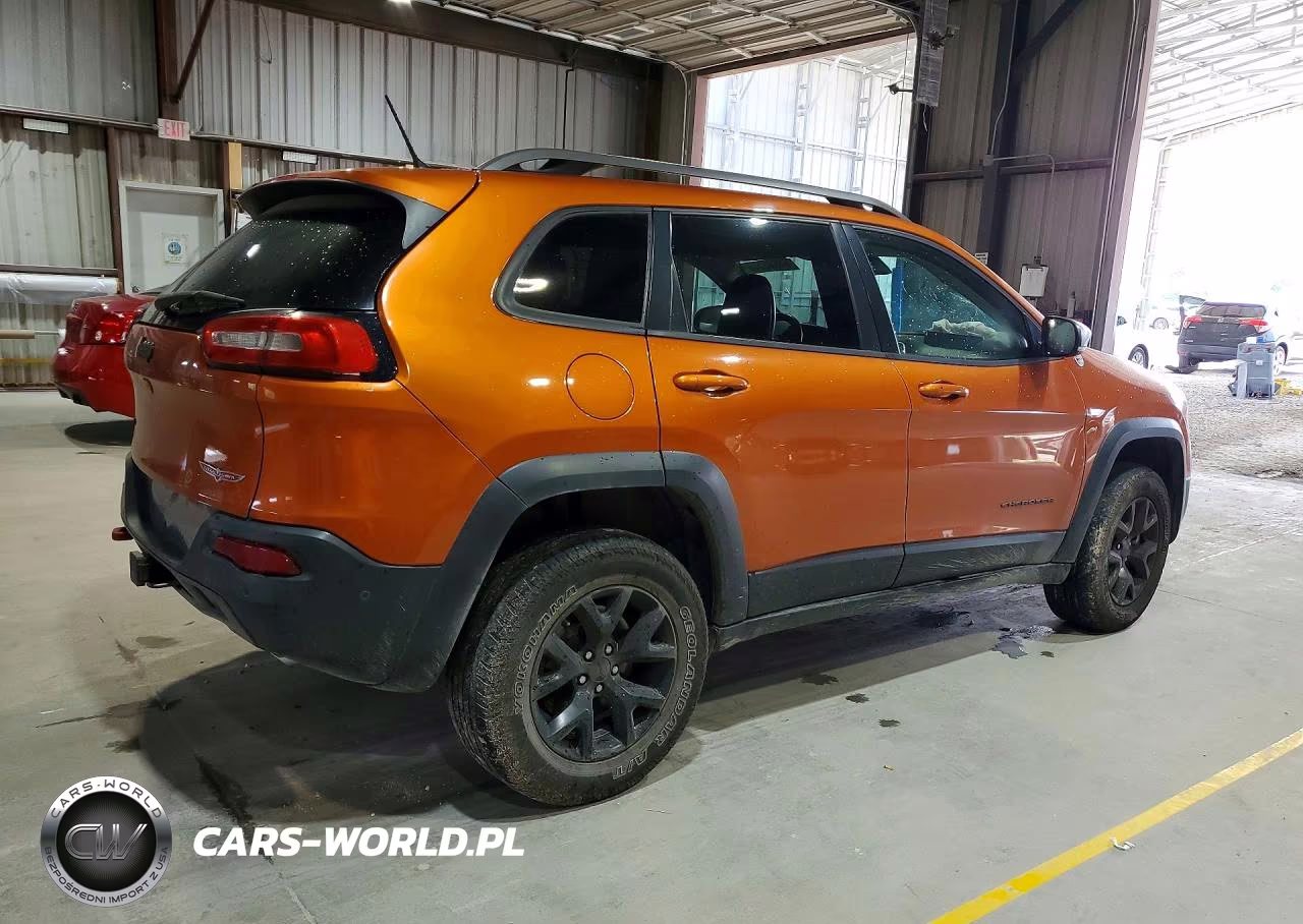 2015 Jeep Cheerokee Trailhawk VIN:1C4PJMBS1FW726604 - 3