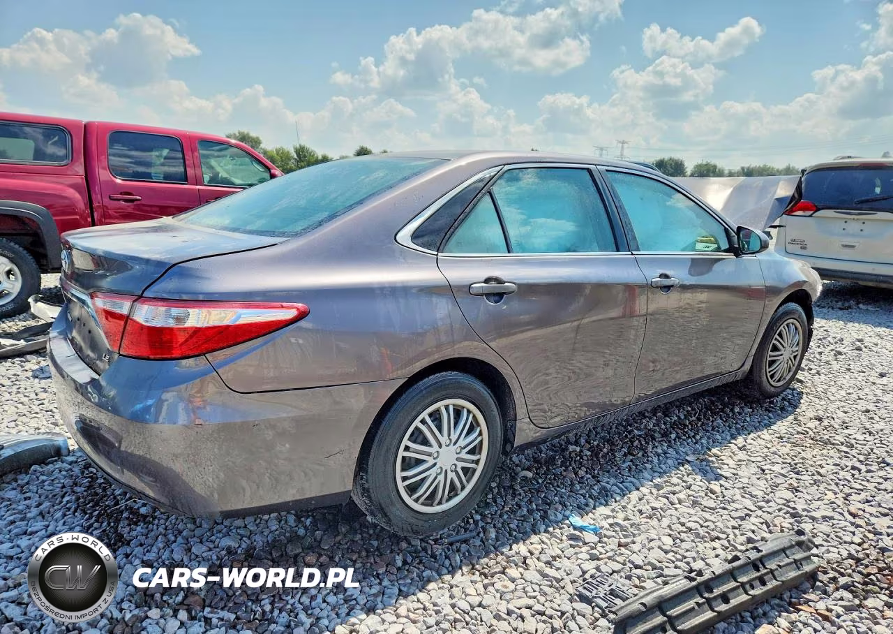 2017 Toyota Camry Le VIN:4T1BF1FK9HU768243 - 3