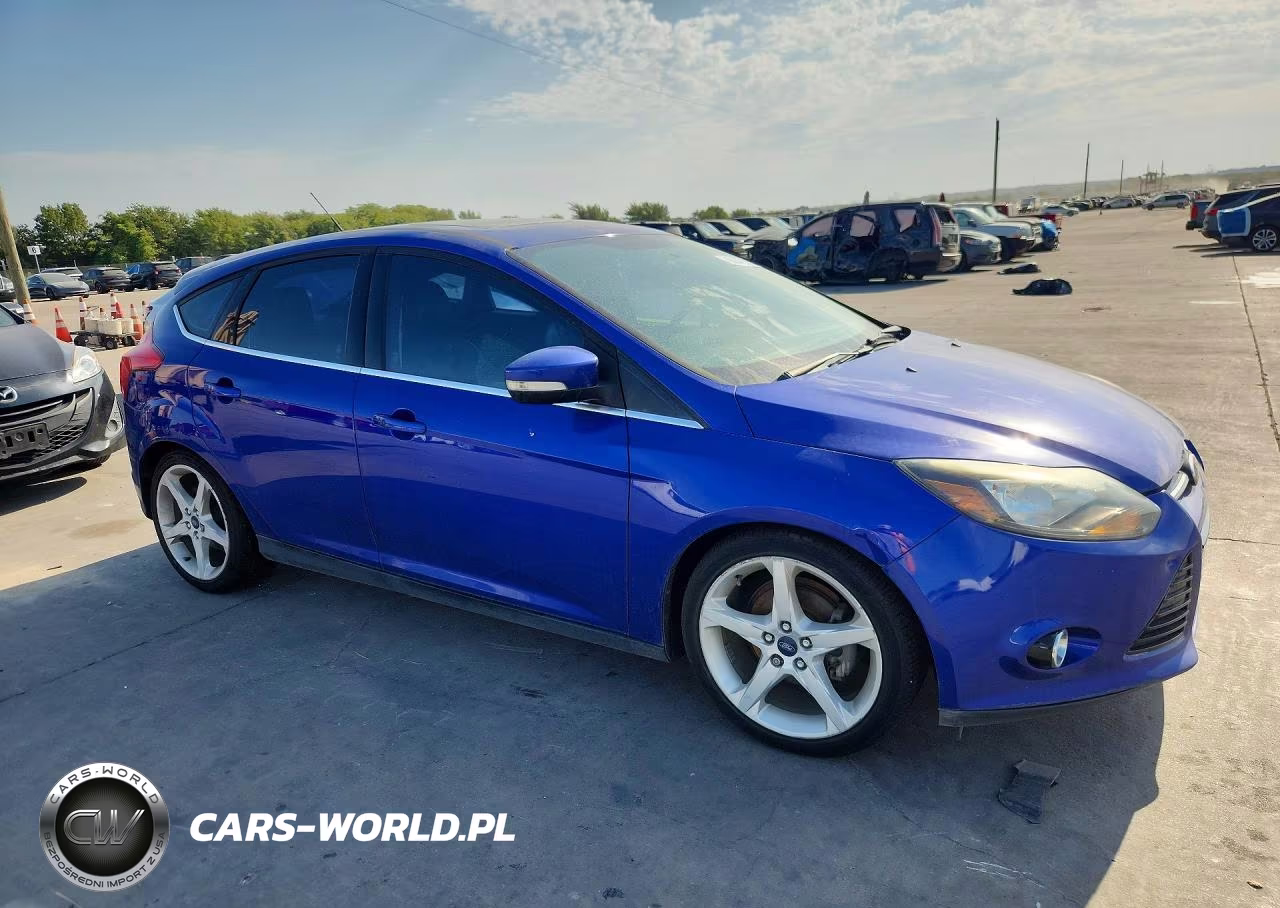 2013 Ford Focus Titanium VIN:1FADP3N28DL176619 - 4