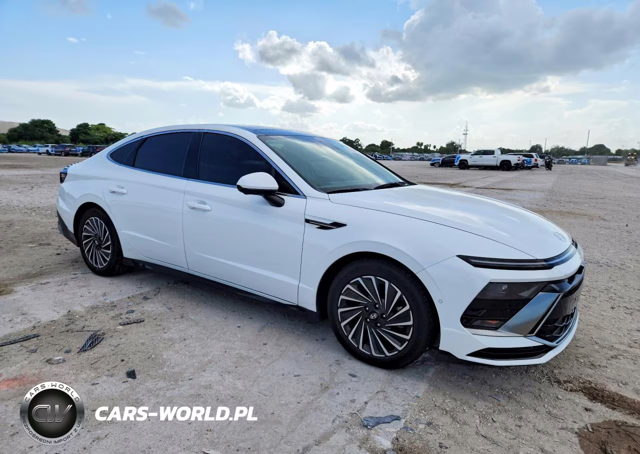 2024 Hyundai Sonata Hybrid Limited VIN:KMHL54JJ0RA101846 - 4