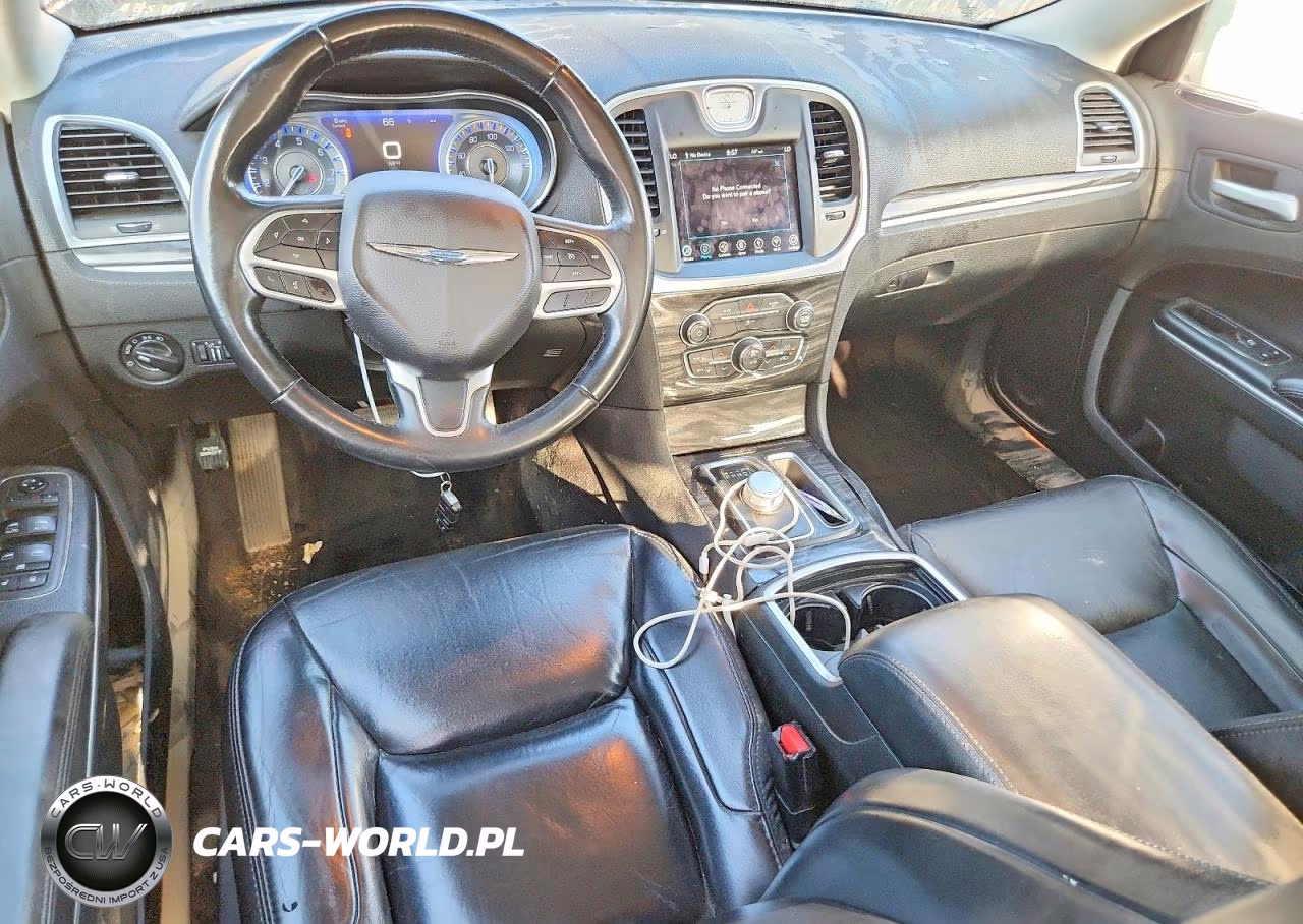 2018 Chrysler 300 Touring VIN:2C3CCAAG5JH275466 - 8