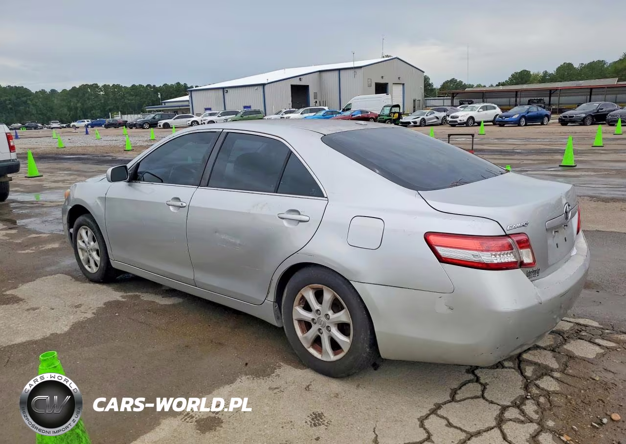 2010 Toyota Camry Le VIN:4T1BF3EK3AU560684 - 2