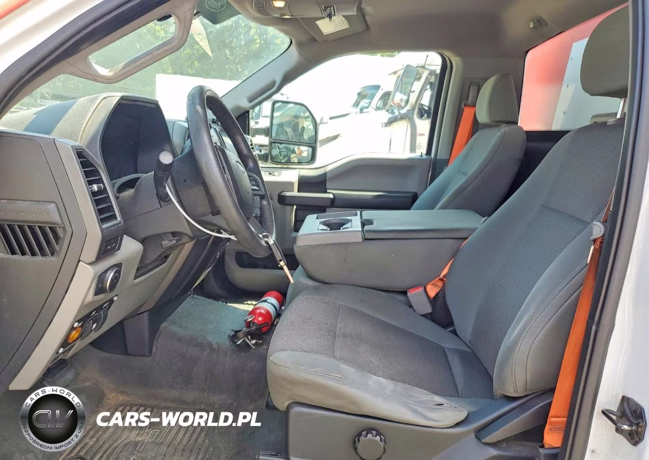 2017 Ford F550 Super Duty Box Truck VIN:1FDUF5GY2HED61166 - 7