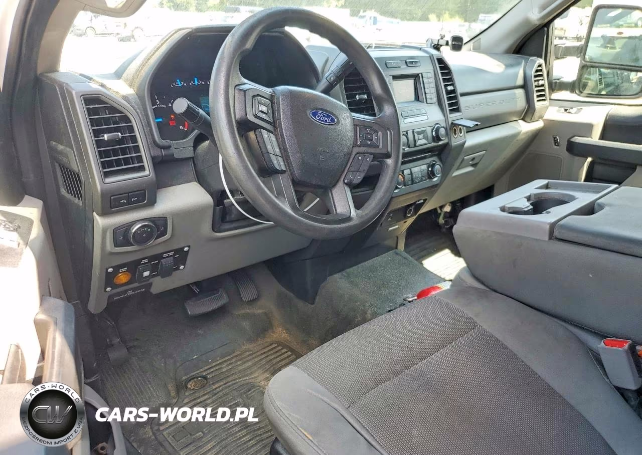 2017 Ford F550 Super Duty Box Truck VIN:1FDUF5GY2HED61166 - 8