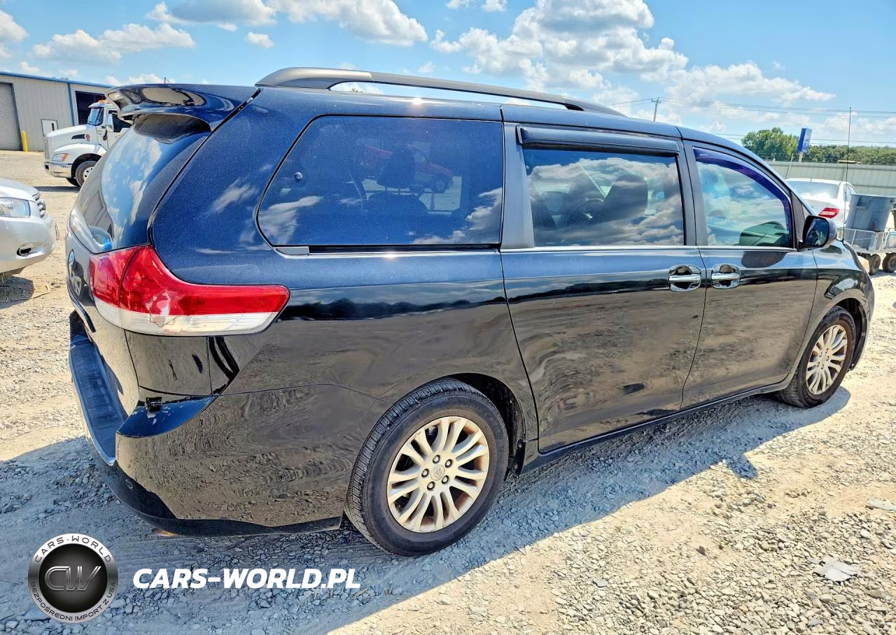 2013 Toyota Sienna Xle 8-Passenger VIN:5TDYK3DC4DS344534 - 3