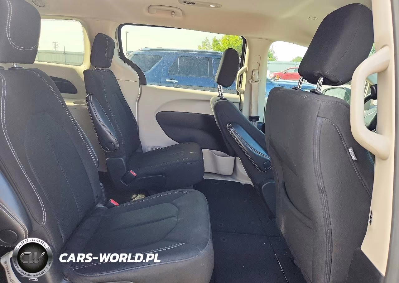 2022 Chrysler Voyager Lx VIN:2C4RC1CG6NR215599 - 11