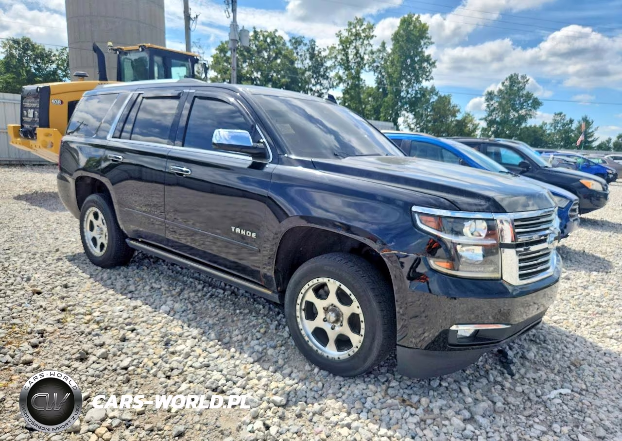 2018 Chevrolet Tahoe K1500 Premier VIN:1GNSKCKC1JR103475 - 4
