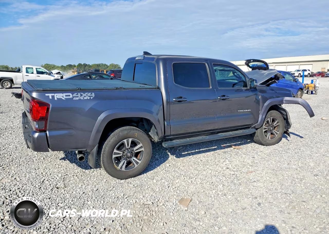 2018 Toyota Tacoma Trd Sport VIN:3TMCZ5ANXJM131414 - 3