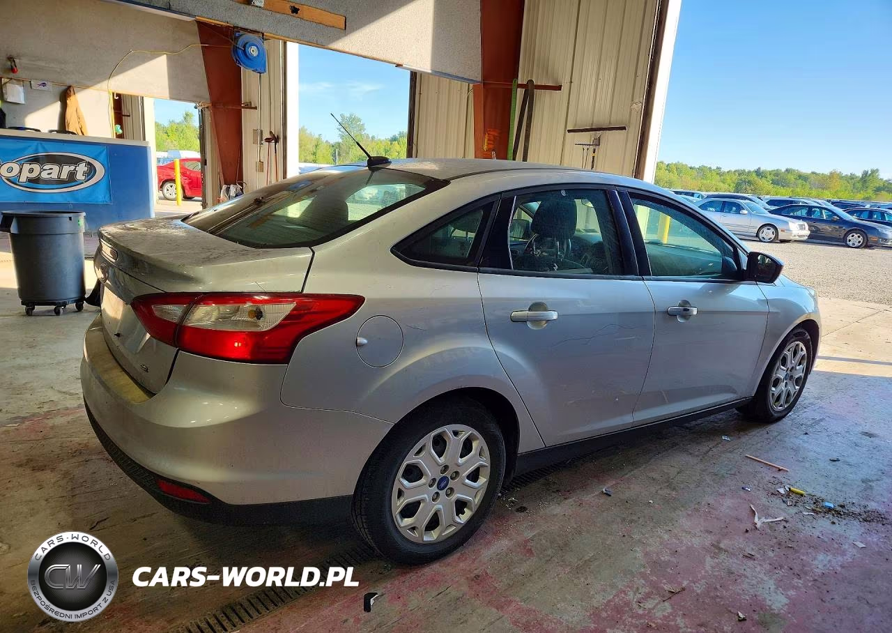 2012 Ford Focus Se VIN:1FAHP3F28CL192284 - 3