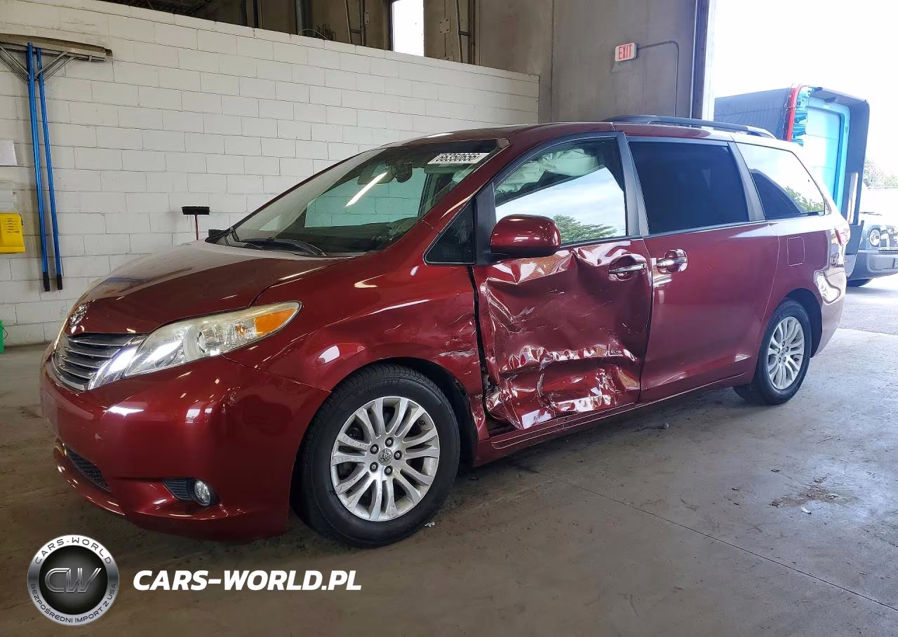 2015 Toyota Sienna Xle 8-Passenger – zdjęcie 1 z 13