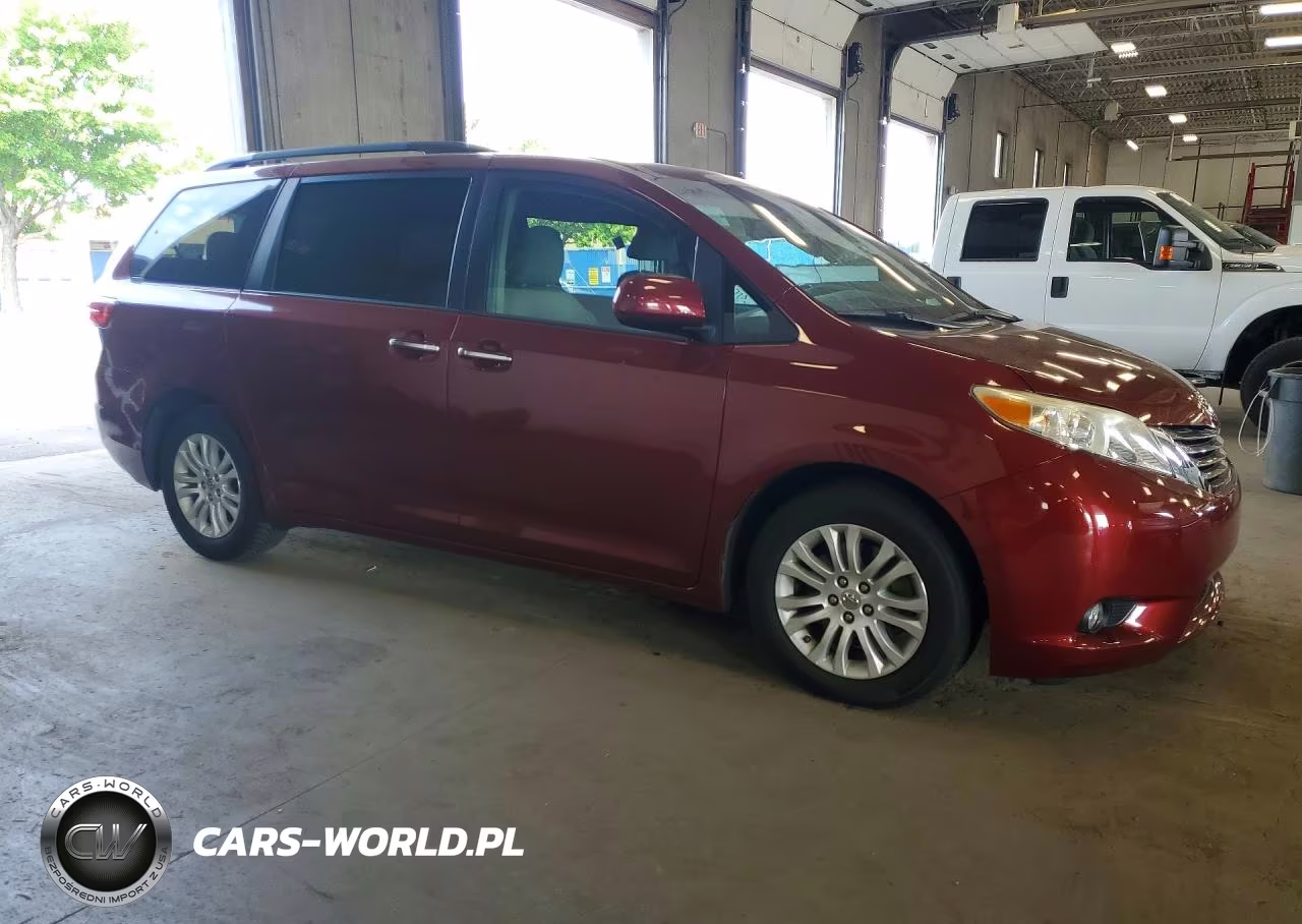2015 Toyota Sienna Xle 8-Passenger VIN:5TDYK3DC5FS654954 - 4