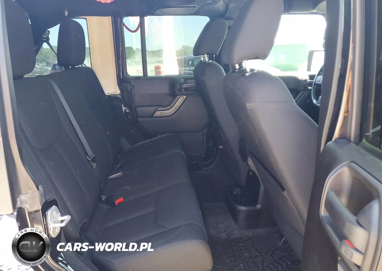 2016 Jeep Wrangler Unlimited Sport VIN:1C4BJWDG5GL160660 - 10