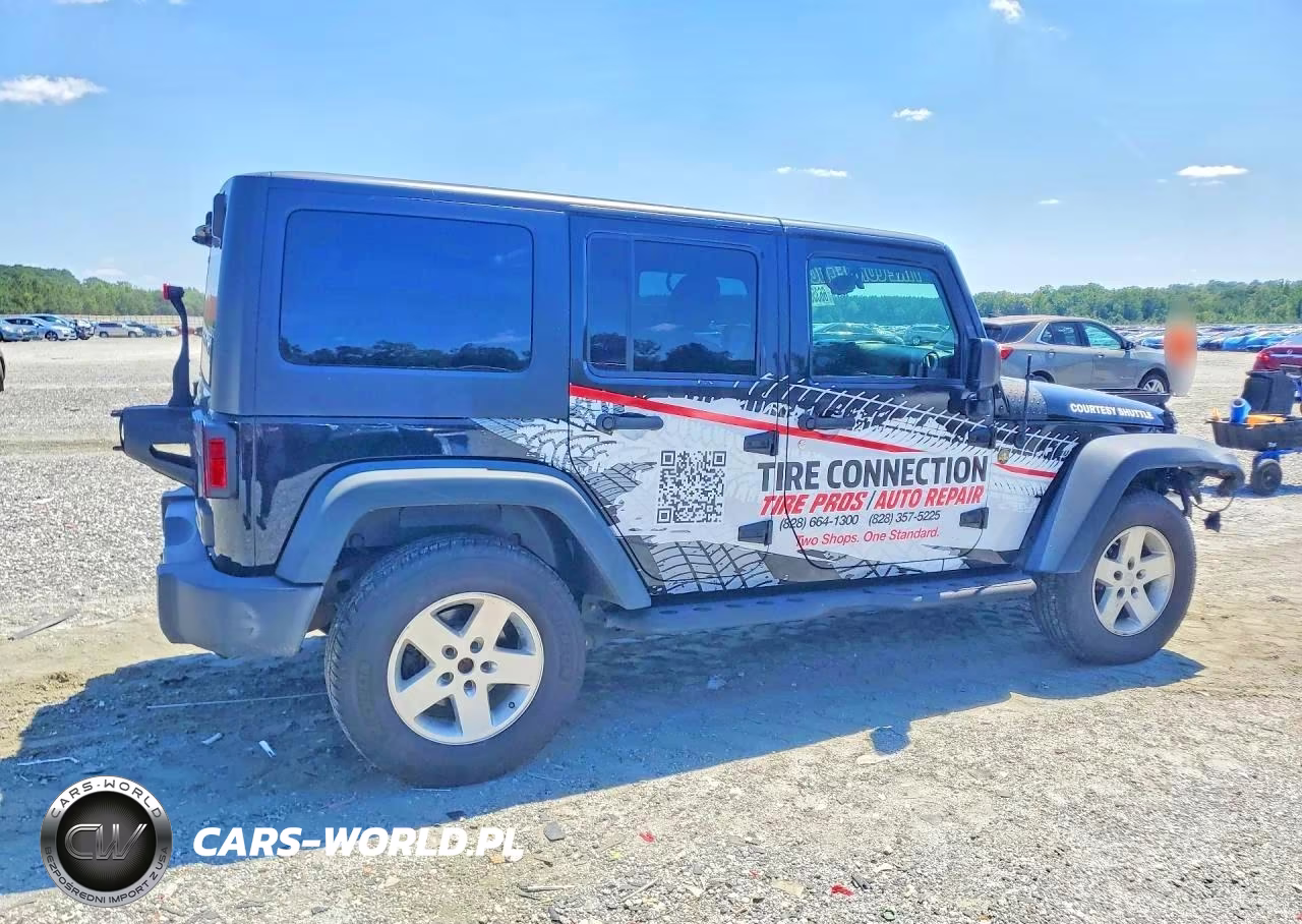 2016 Jeep Wrangler Unlimited Sport VIN:1C4BJWDG5GL160660 - 3