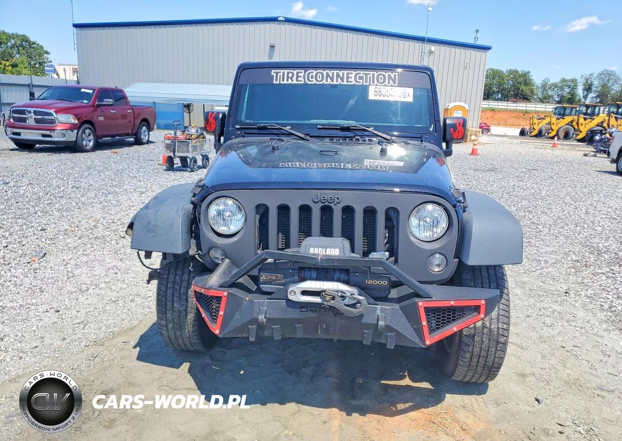 2016 Jeep Wrangler Unlimited Sport VIN:1C4BJWDG5GL160660 - 5