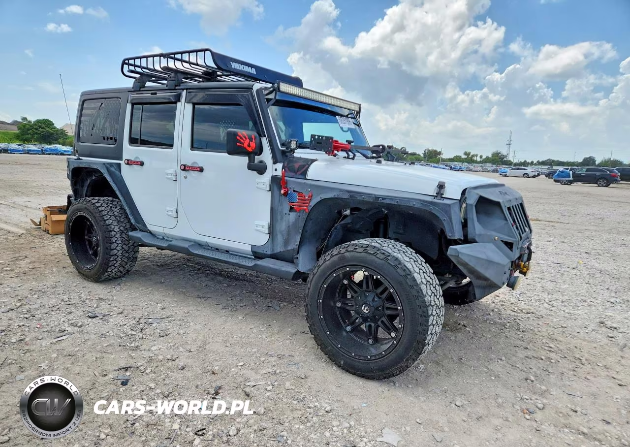 2015 Jeep Wrangler Unlimited Sport VIN:1C4BJWDG8FL549291 - 4