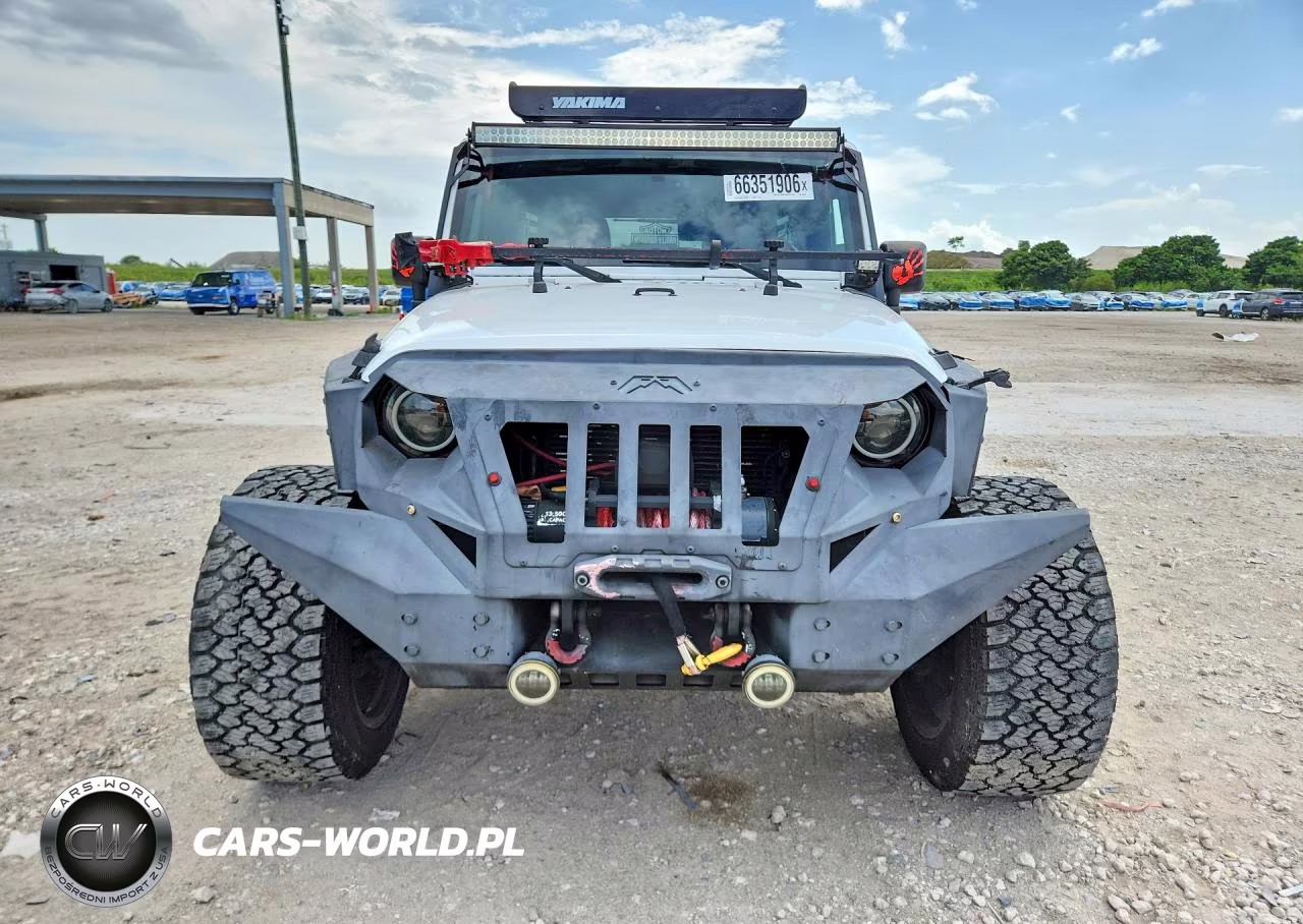 2015 Jeep Wrangler Unlimited Sport VIN:1C4BJWDG8FL549291 - 5